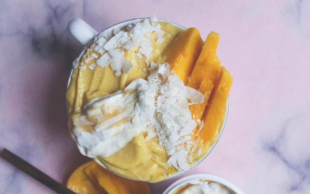 Creamy mango smoothie bowl
