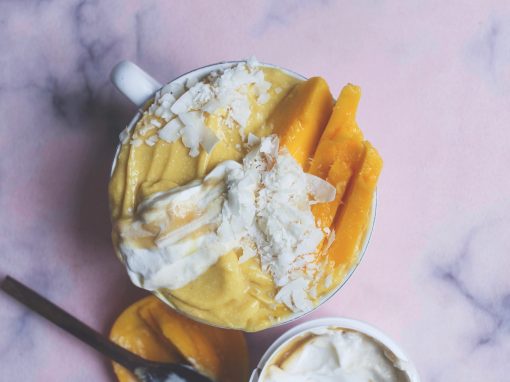 Creamy mango smoothie bowl